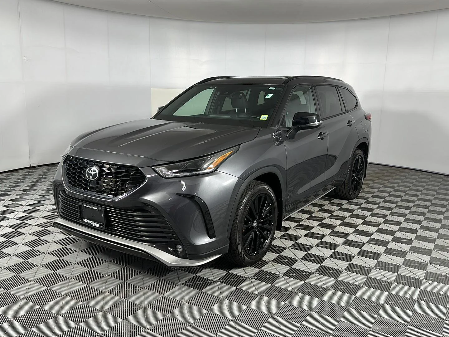 Used 2023 Magnetic Gray Metallic Toyota XSE image 4