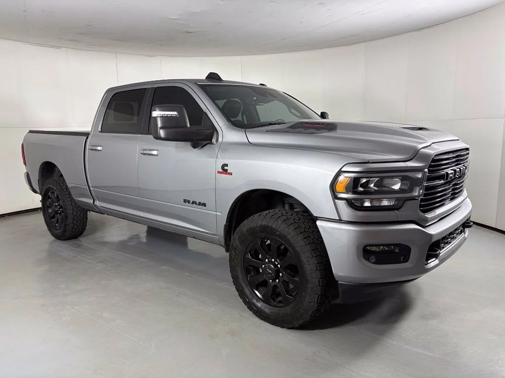Used 2024 Silver Ram Laramie image 2