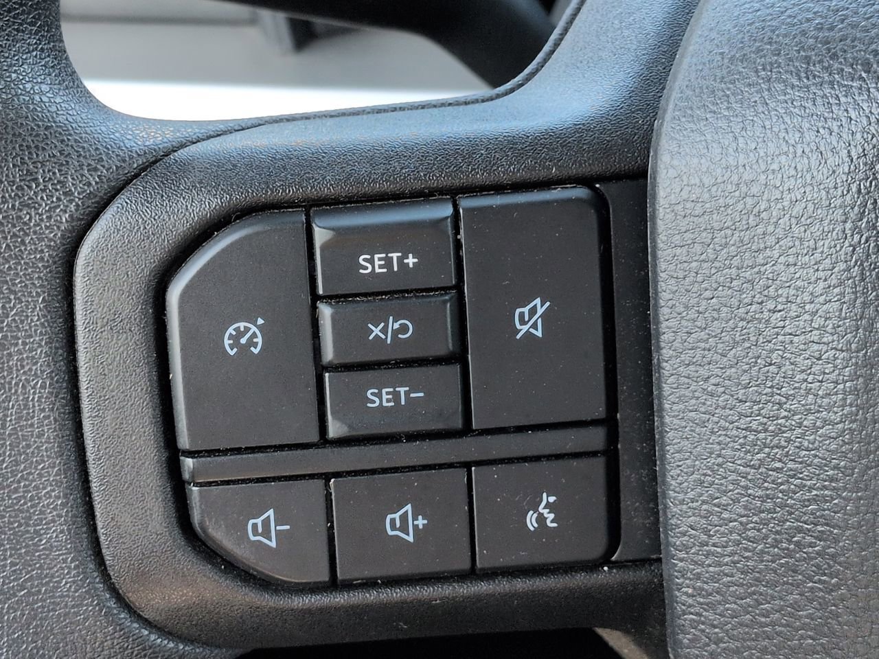 Used 2024 Oxford White Ford XL image 22
