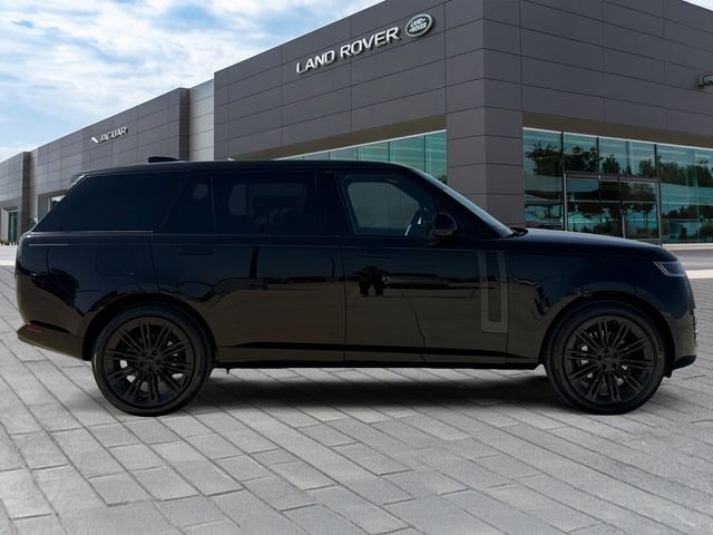 New 2026 Santorini Black Land Rover SE image 6