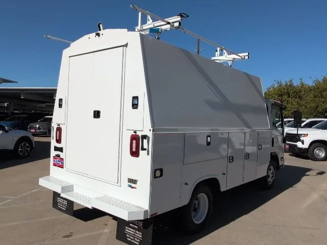 New 2025 Arc White Chevrolet 1WT image 18
