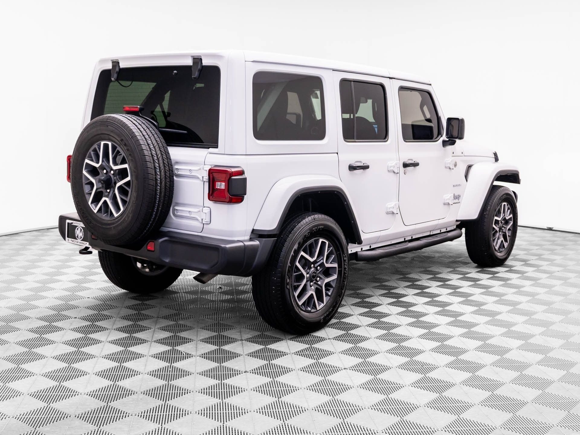 Used 2024 White Jeep Sahara image 6