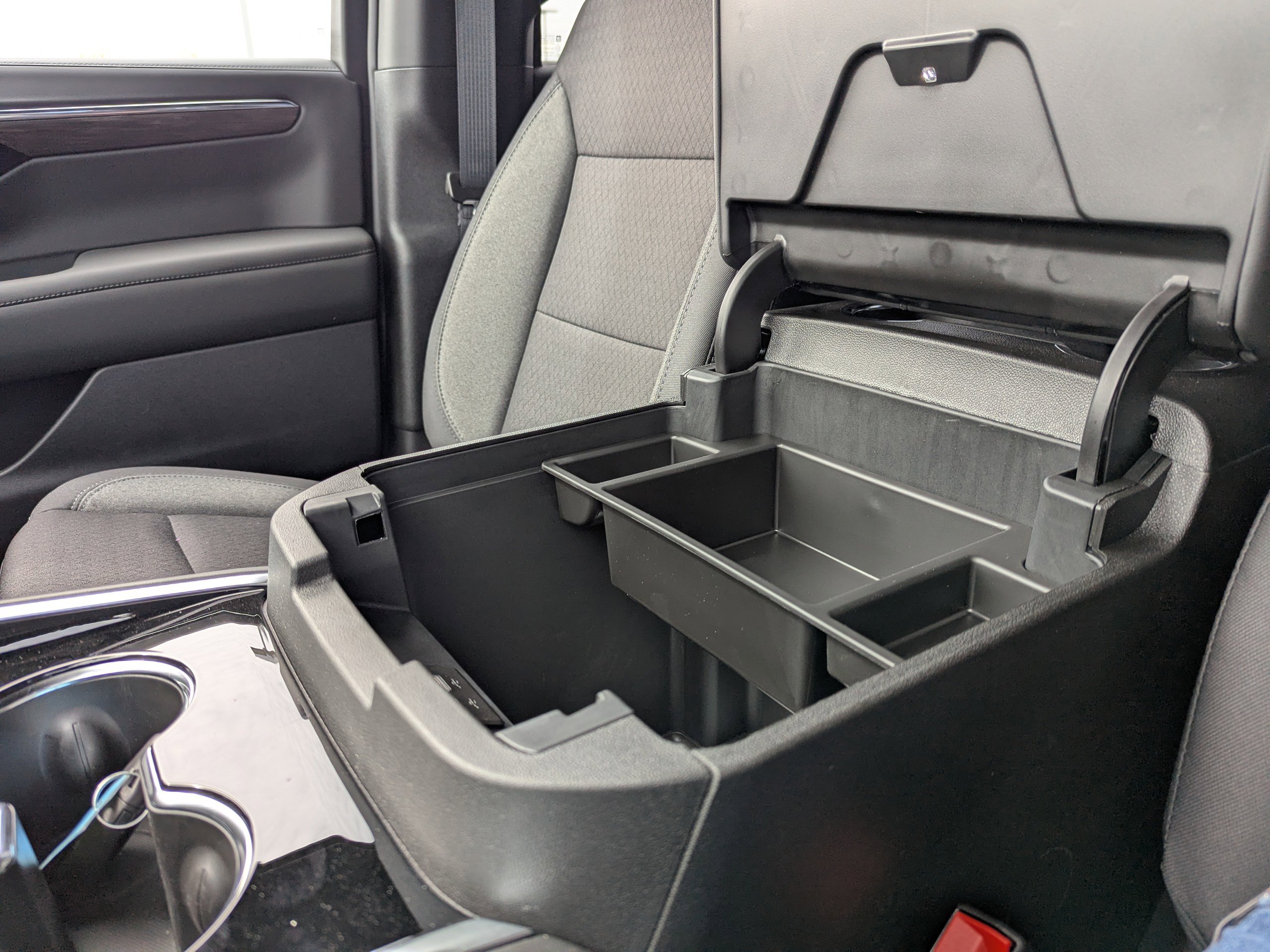 2026 Chevrolet Suburban LS - Photo 27