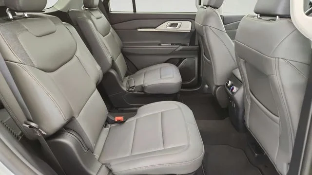 New 2026 Space White Metallic Ford Active image 28