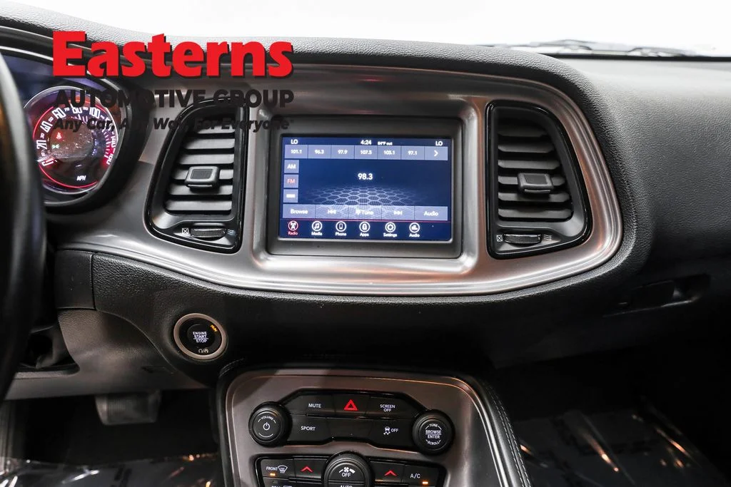 Used 2023 Gray Dodge SXT image 12