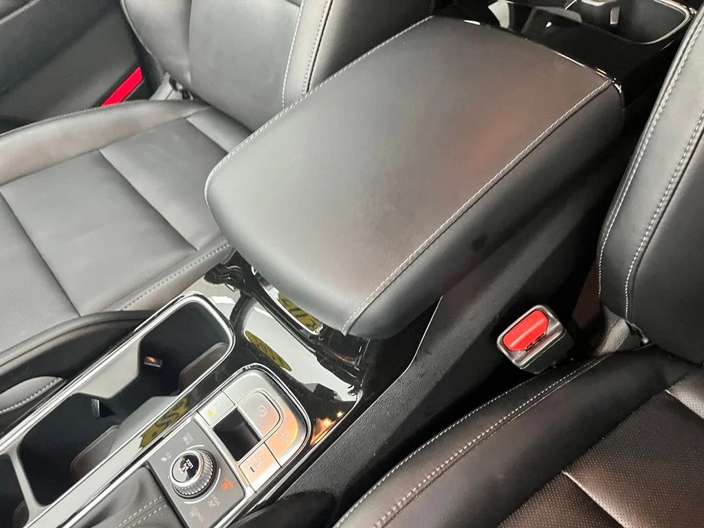 Used 2024 Red Kia S image 27