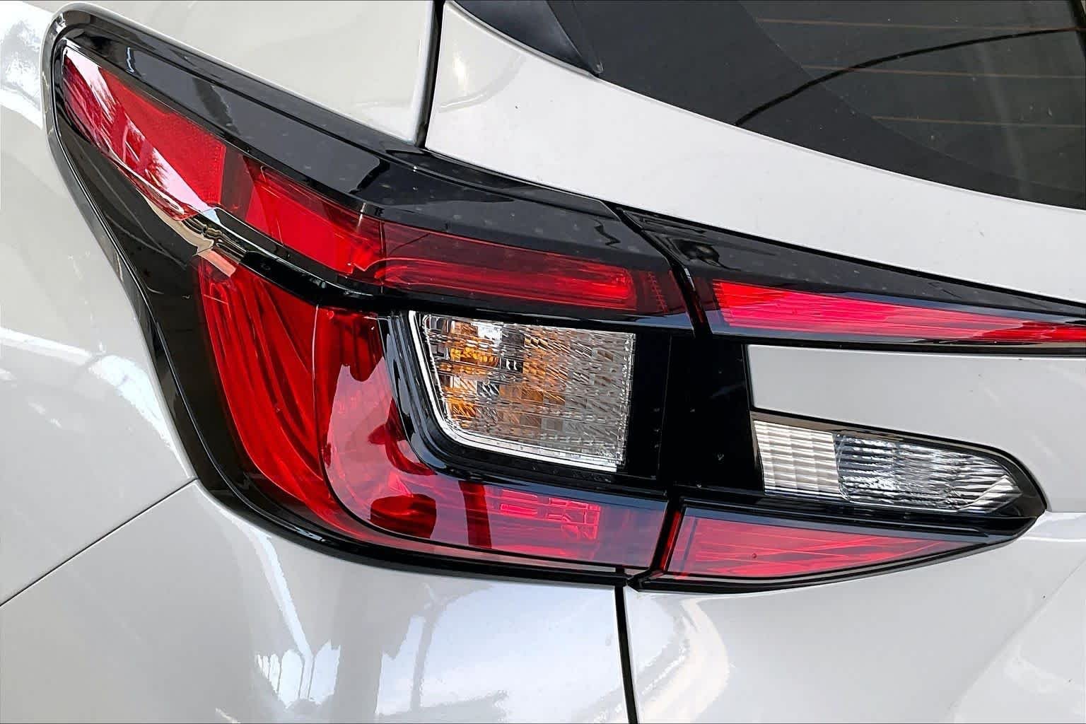 Used 2025 Crystal White Pearl Subaru Sport image 28