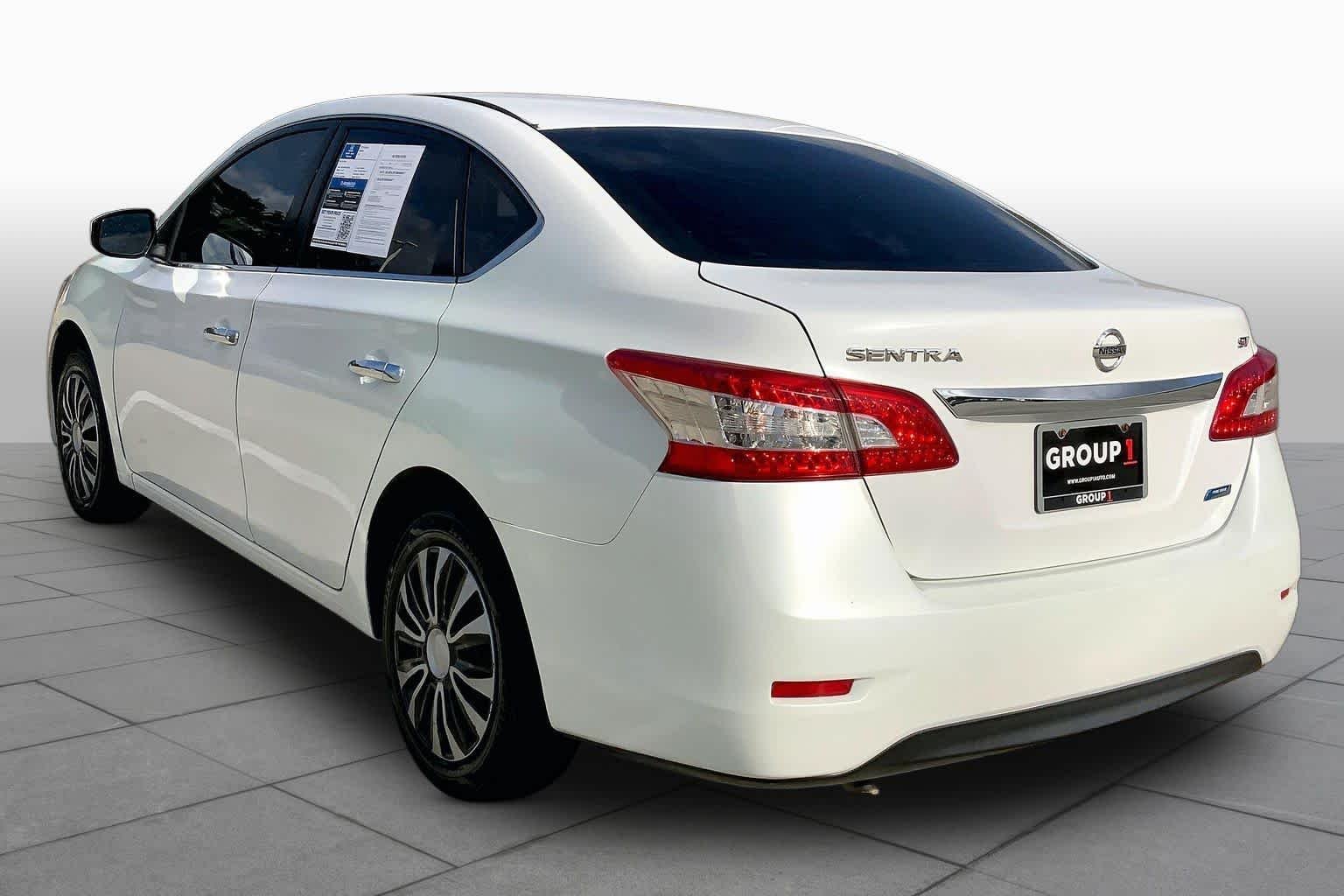 Used 2014 Aspen White Nissan SV image 12