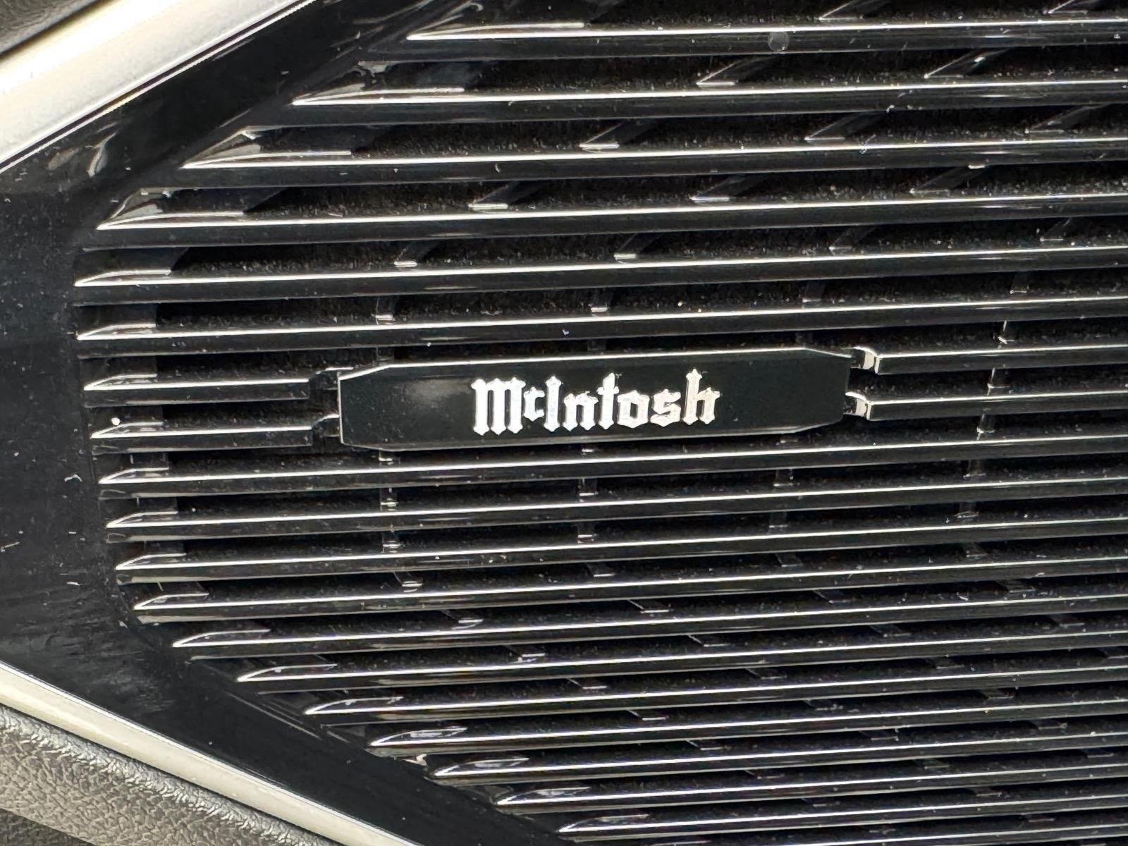 Used 2023 Diamond Black Crystal Pearlcoat Jeep Series III image 20