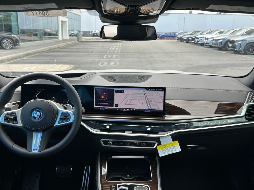 New 2026 Mineral White Metallic BMW xDrive50e image 34
