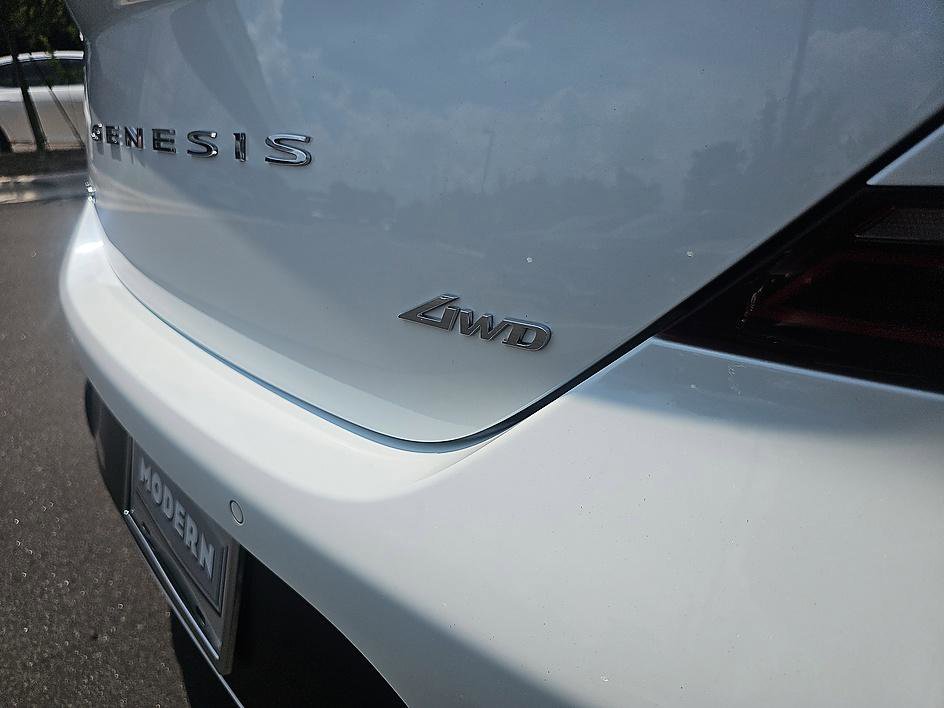 Used 2026 Uyuni White Genesis 2.5T Prestige image 9