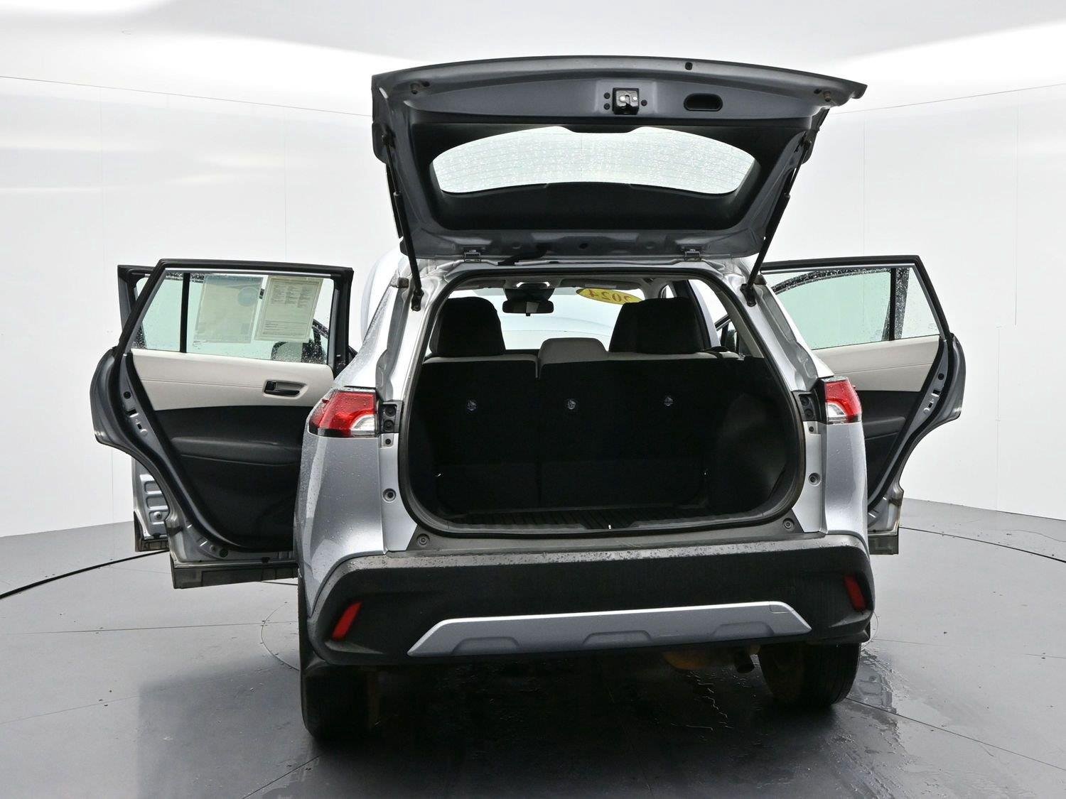Used 2024 Sonic Silver Toyota L image 40