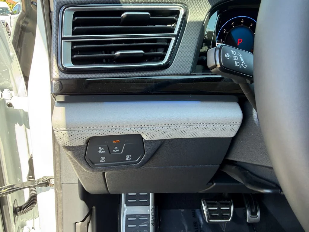 New 2026 Opal White Pearl Volkswagen 2.0T Peak Edition image 21