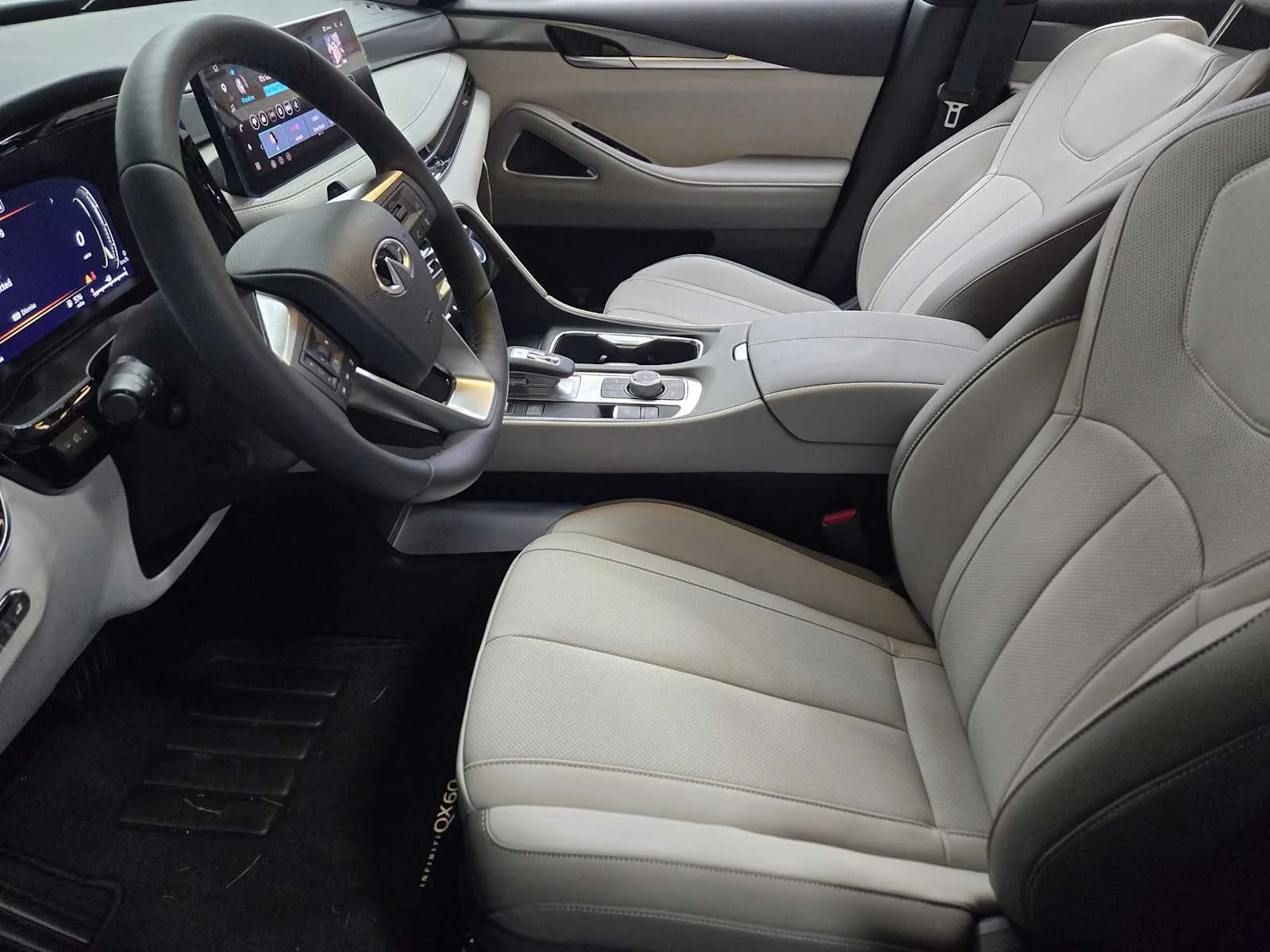 New 2027 GRAPHITE SHADOW INFINITI Luxe FWD image 6