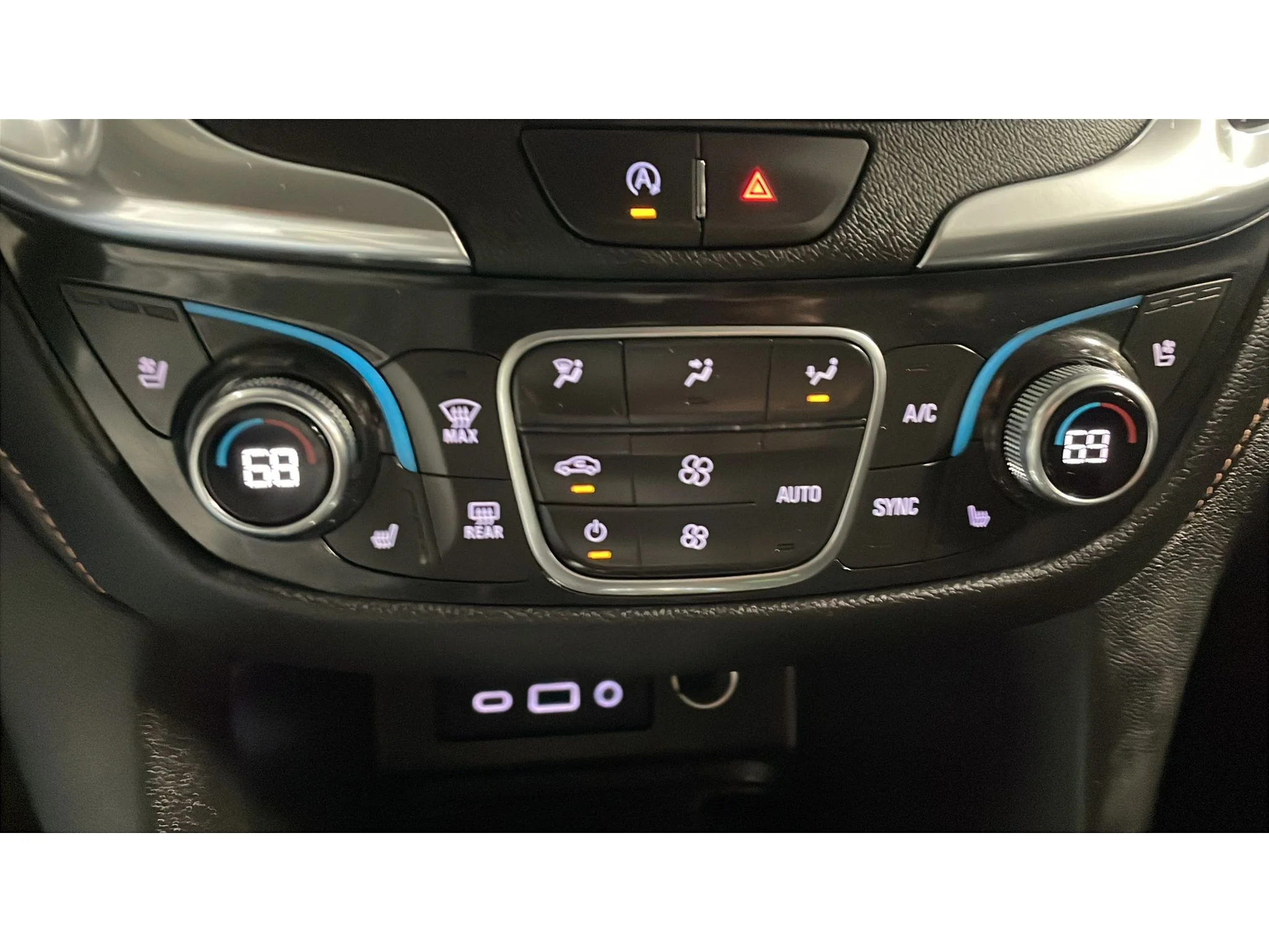 Used 2024 Summit White Chevrolet Premier image 13