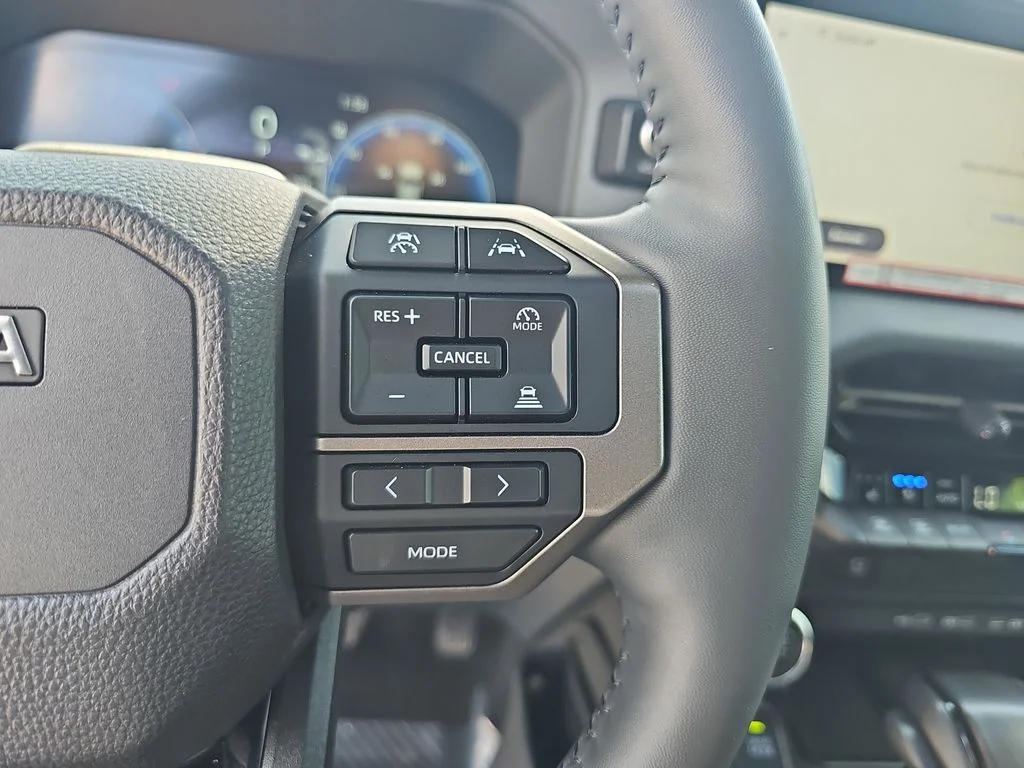Used 2025  Toyota Base image 18