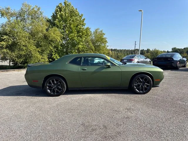 Used 2022 Green Dodge SXT image 4