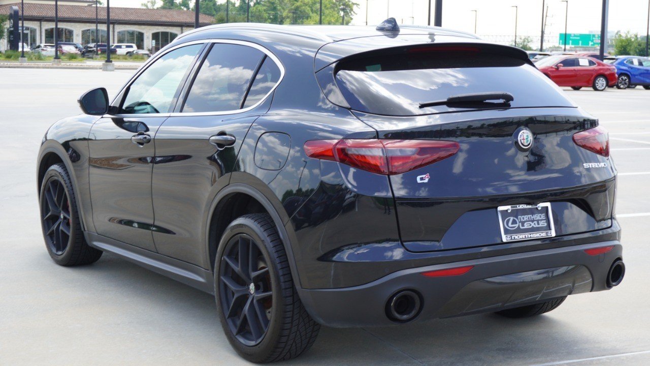 Used 2018 Black Alfa Romeo  image 8