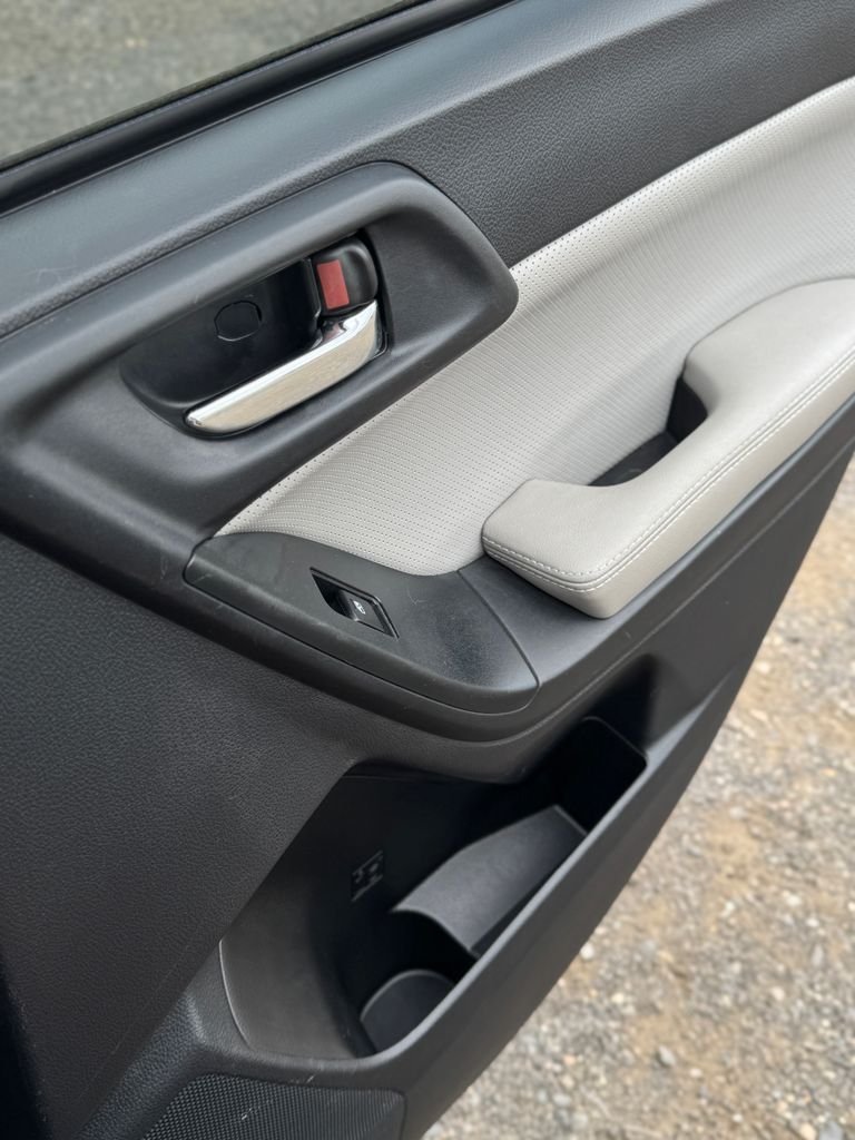 Used 2014 Dark Gray Metallic Subaru 2.5i Limited image 38