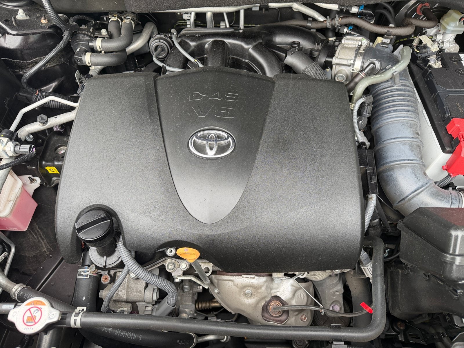 Used 2022 Amber Toyota XLE image 7