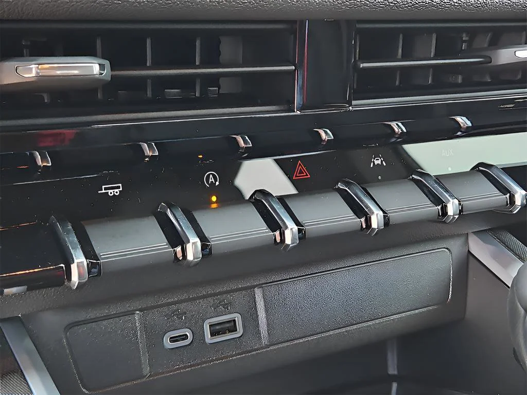 2026 Chevrolet Colorado LT - Photo 14
