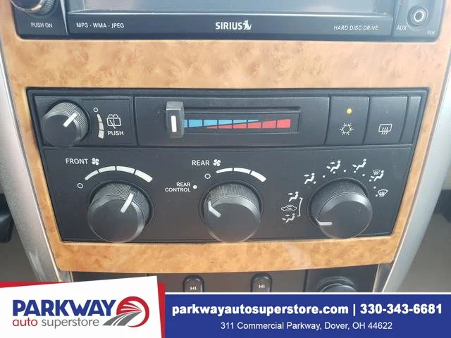 Used 2008 Red Chrysler Limited image 29