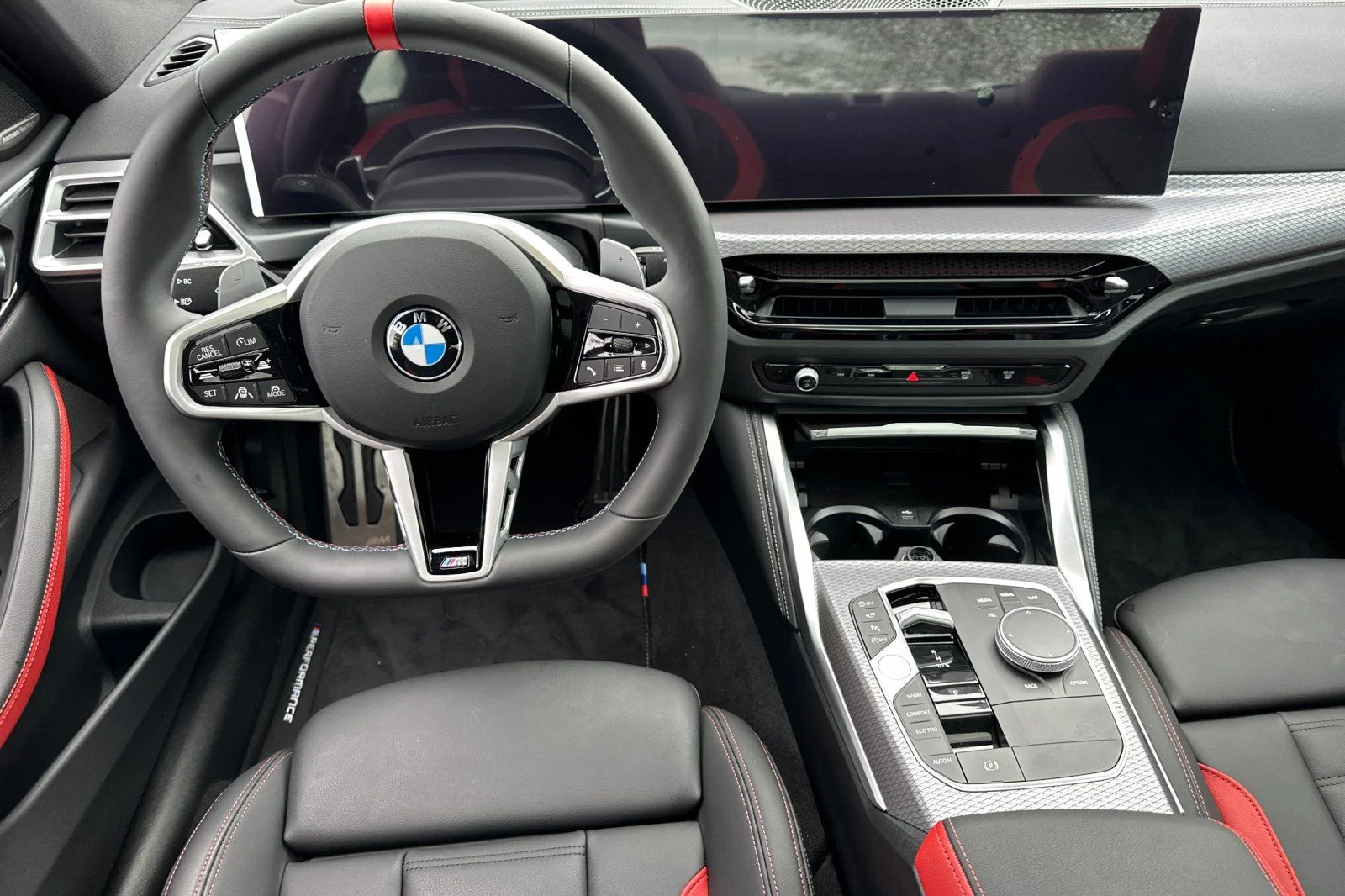 2026 BMW 4 Series M440i - Photo 10