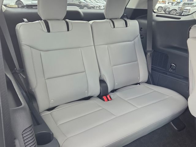 New 2026 Star White Metallic Tri-Coat Ford Active image 15