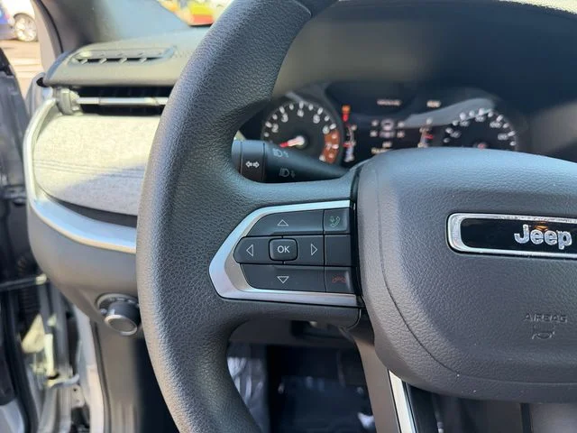 Used 2025 Silver Jeep Sport image 18