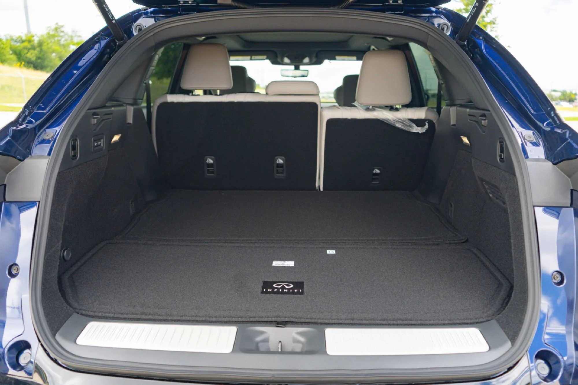 New 2027 GRAND BLUE INFINITI Autograph AWD image 25