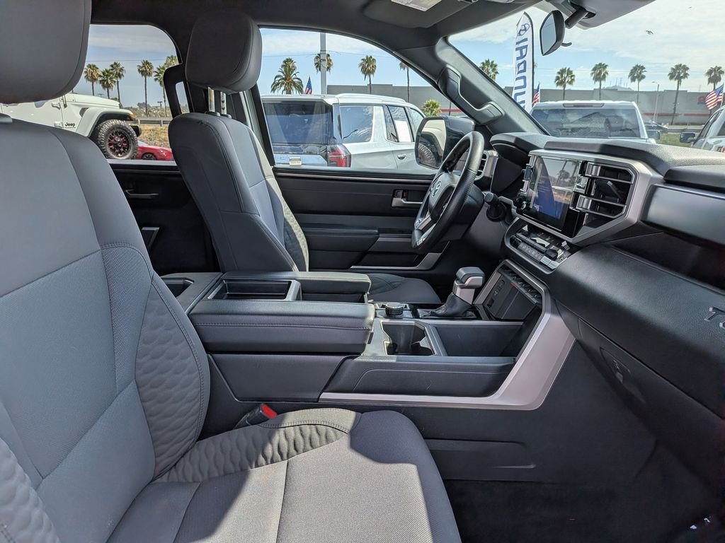 2025 Toyota Tundra SR5 - Photo 30