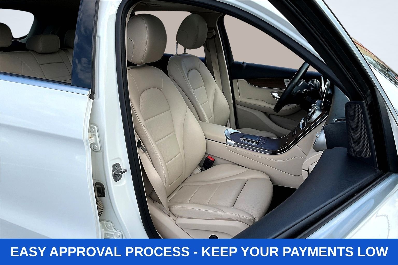 Used 2020 White Mercedes-Benz GLC 300 image 33