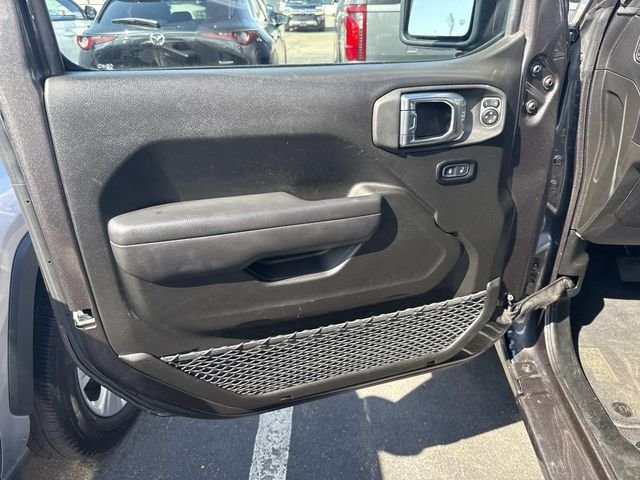 Used 2025 Granite Crystal Clearcoat Metallic Jeep Sport S image 21