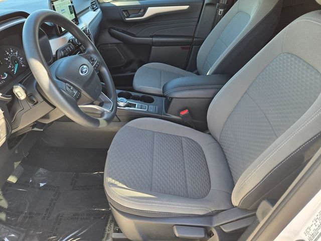 Used 2022 White Ford SE image 10