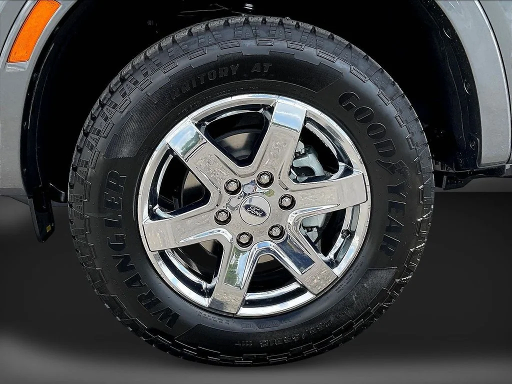 New 2026 Carbonized Gray Metallic Ford Lariat® image 13