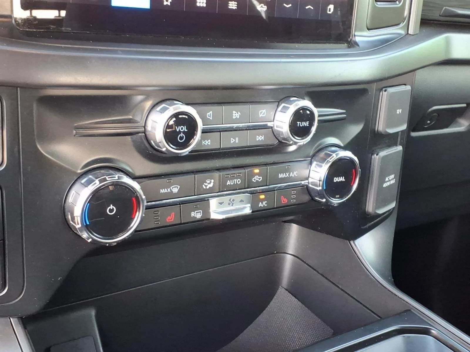 Used 2024 Carbonized Gray Metallic Ford XLT image 26