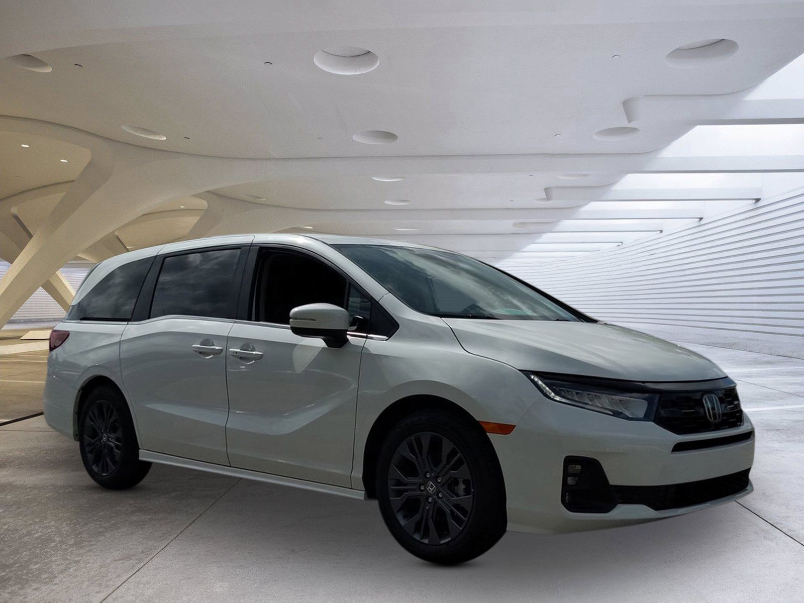 2026 Honda Odyssey Touring's photo