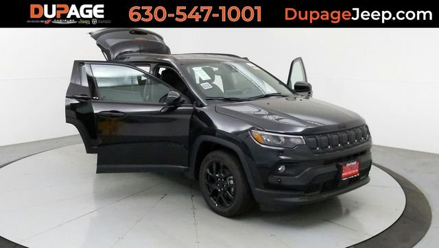 Used 2022 Black Jeep Latitude image 9