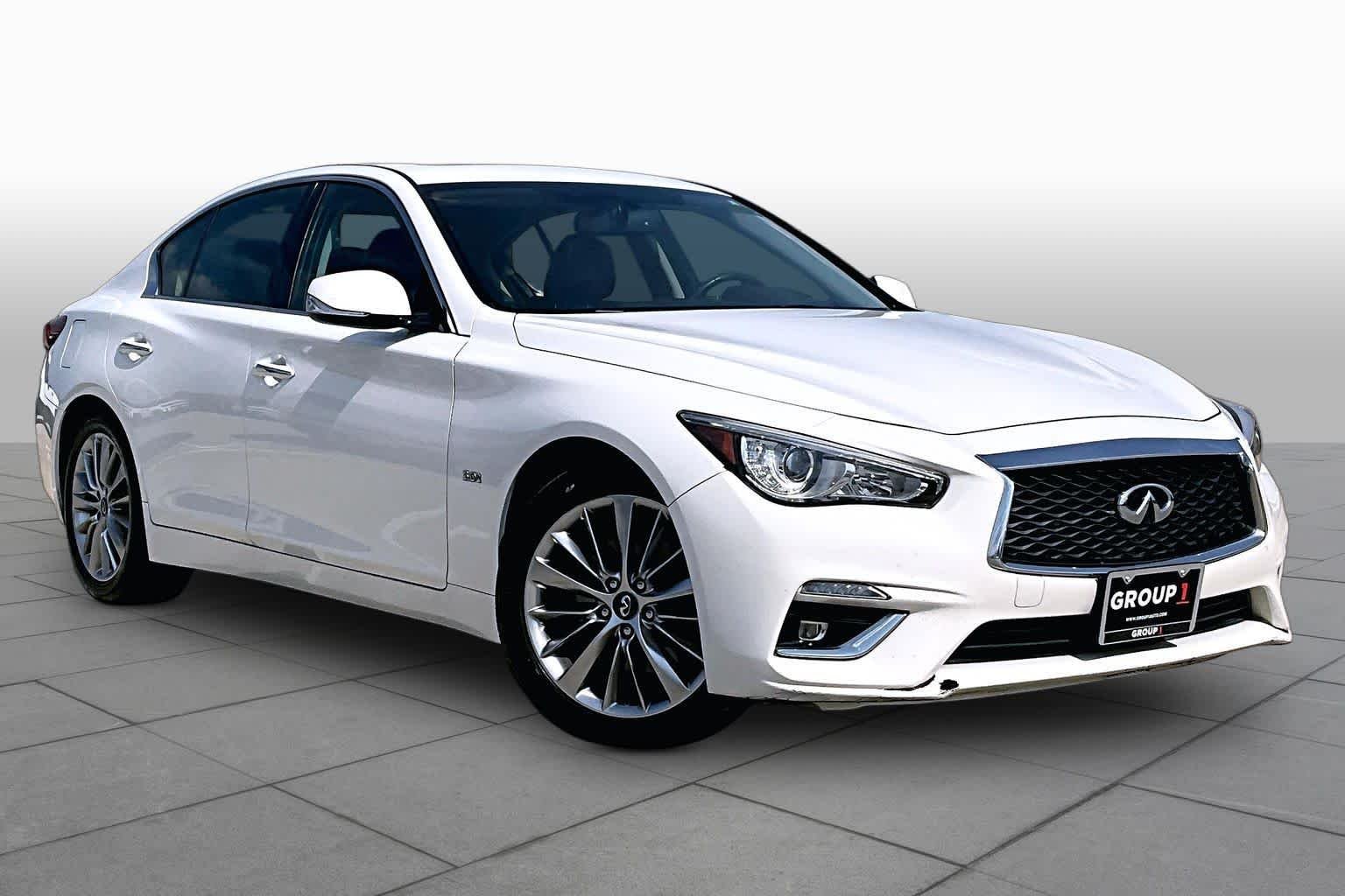 Used 2018 Pure White INFINITI 3.0t LUXE image 3