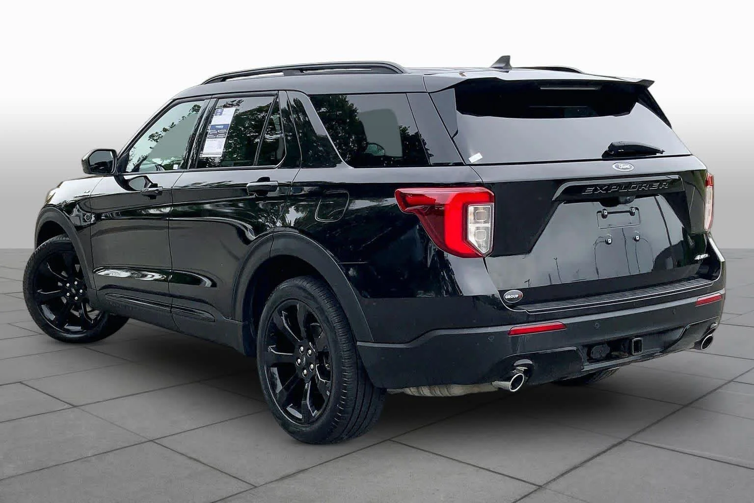 Used 2023 Agate Black Ford ST-Line image 12