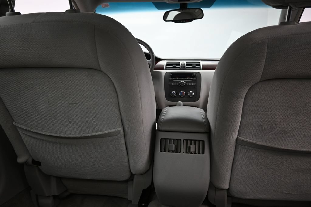 Used 2009 Quicksilver Metallic Buick CX image 26