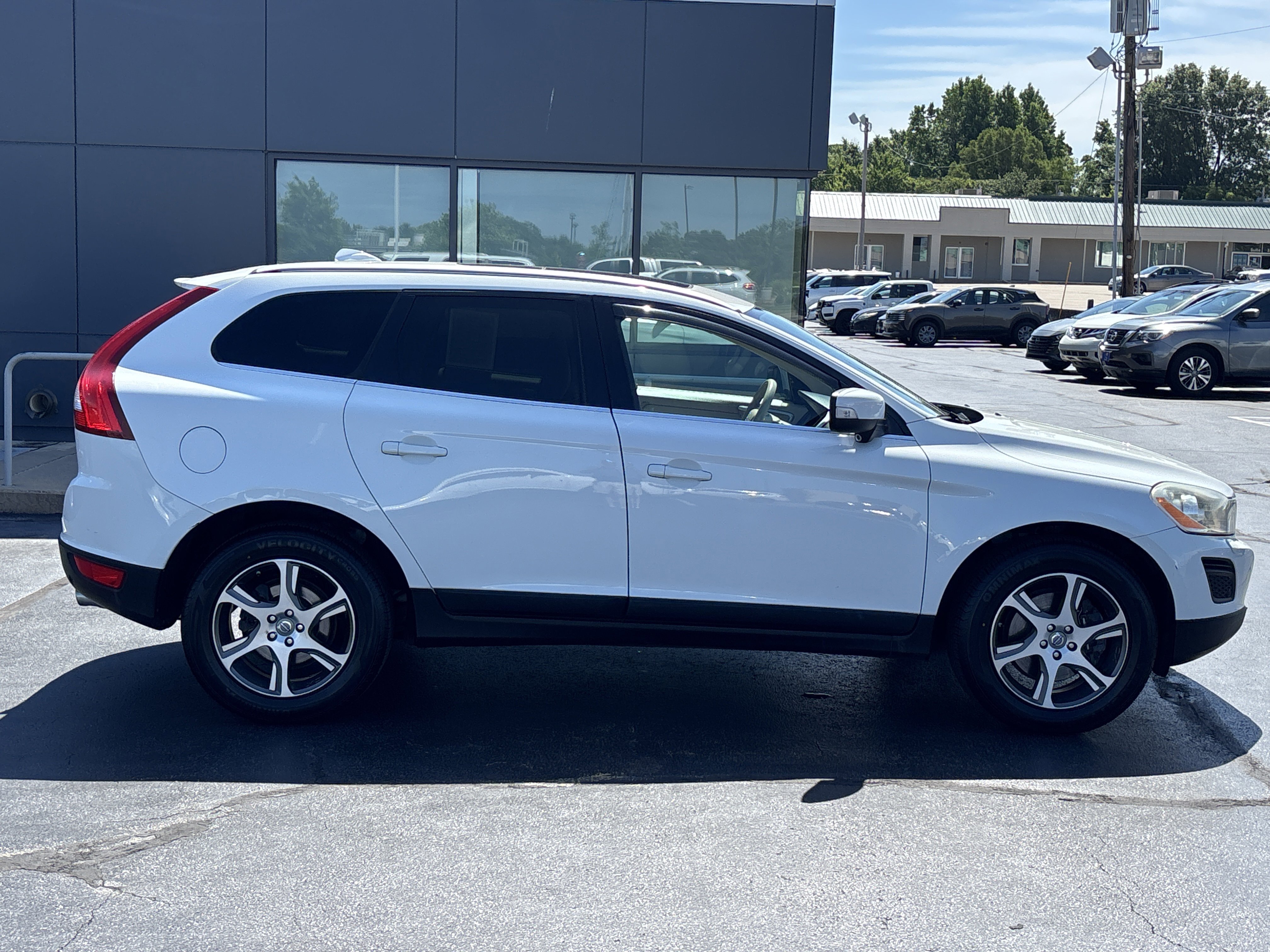 Used 2011 Ice White Volvo 3.0T AWD image 2