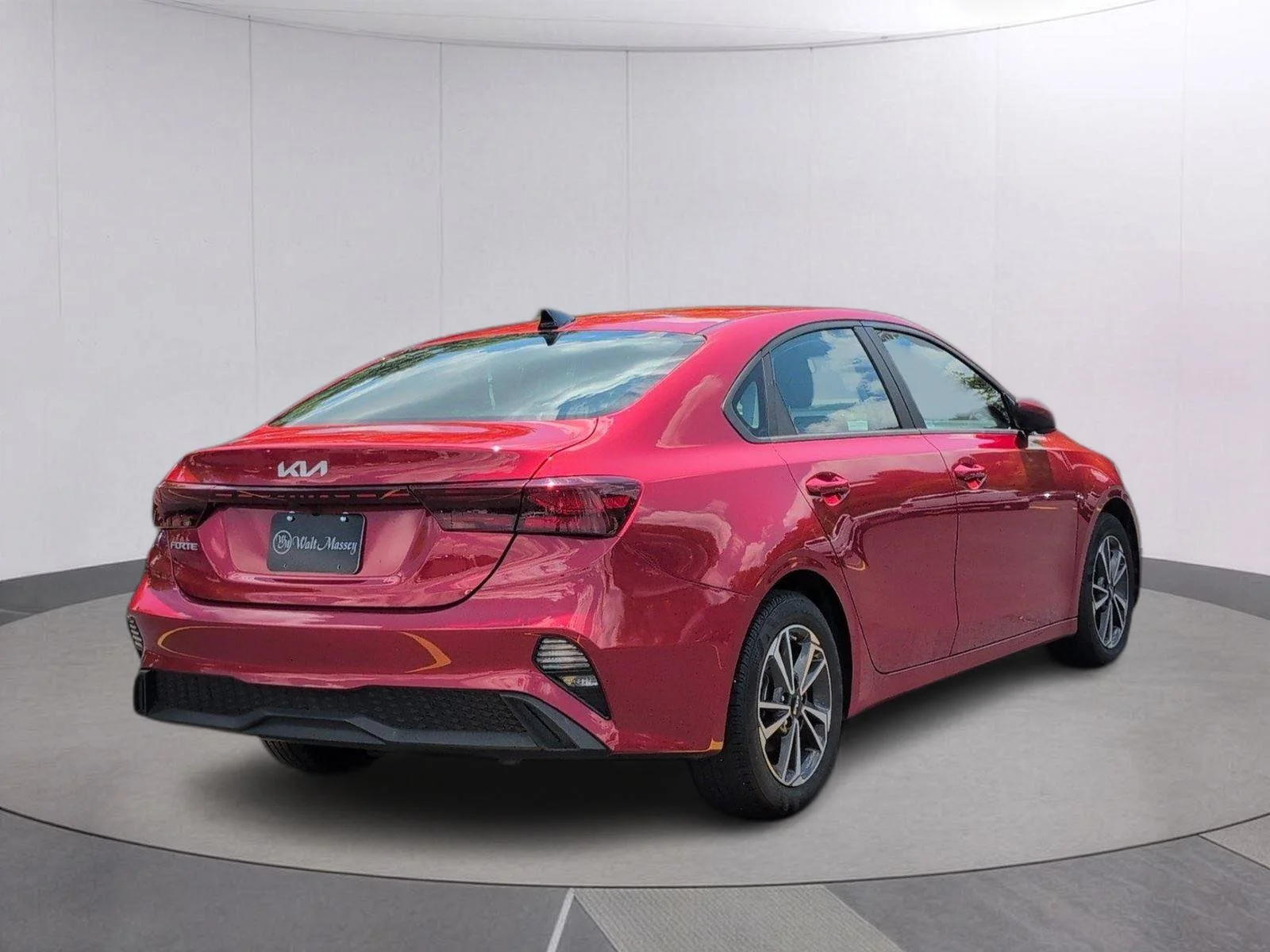 Used 2024 Currant Red Kia LXS image 6