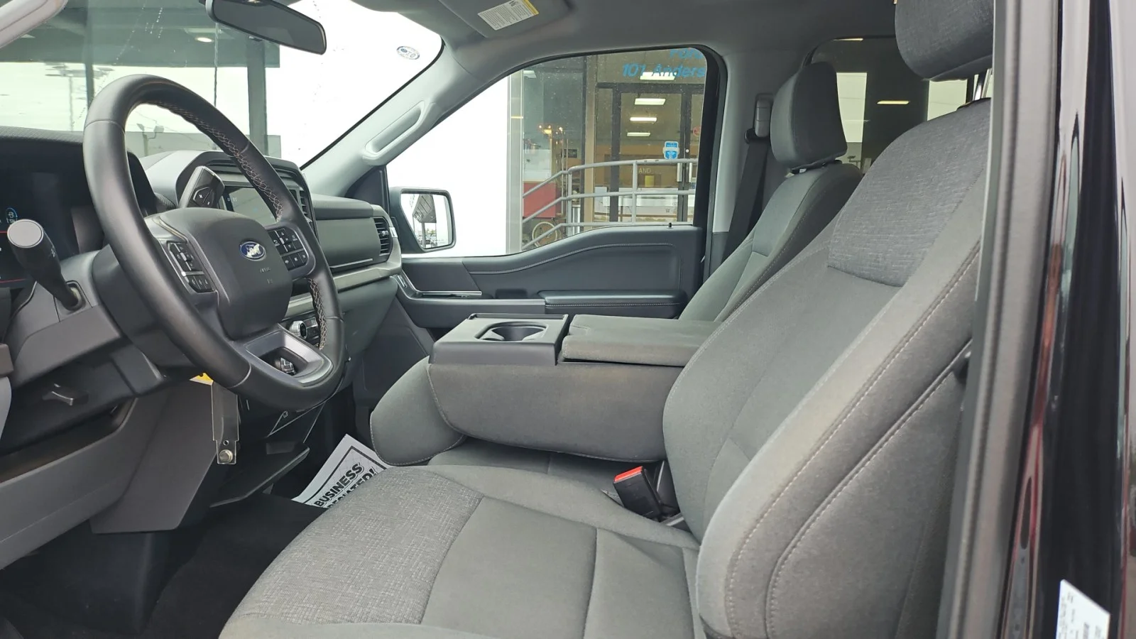 Used 2025 Agate Black Metallic Ford XLT 4WD image 10