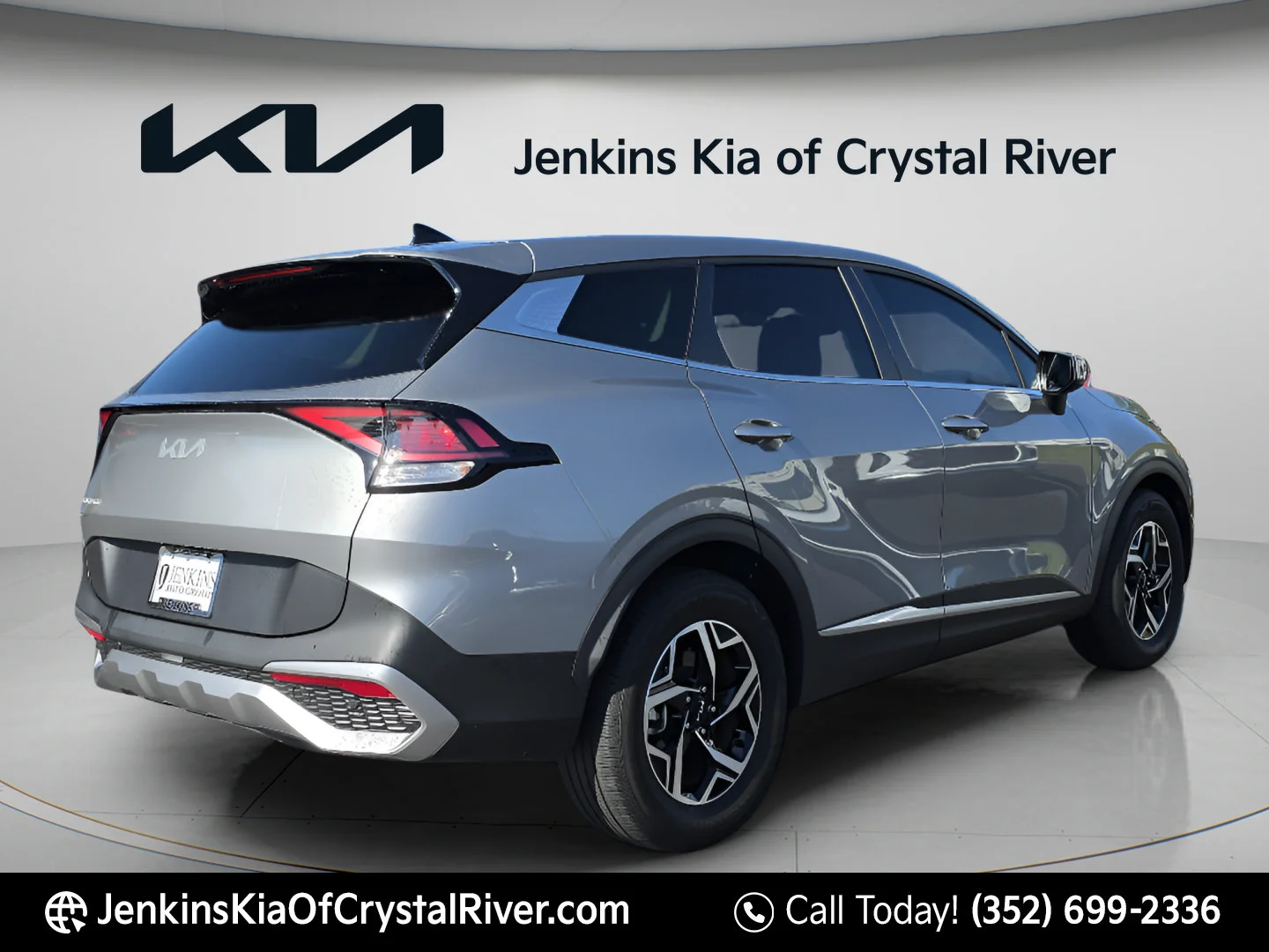 Used 2025 Steel Gray Kia LX image 5
