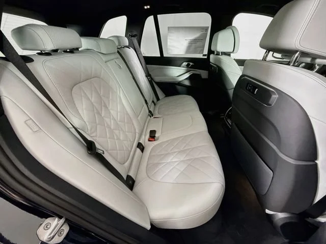 New 2026 Carbon Black Metallic BMW xDrive40i image 29