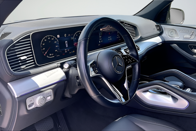 Used 2025 Silver Mercedes-Benz GLS 450 image 13