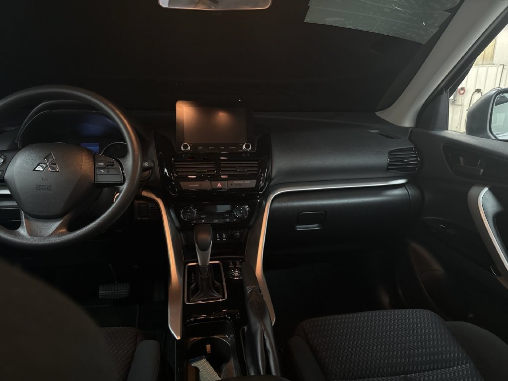 Used 2023 Silver Mitsubishi LE image 18