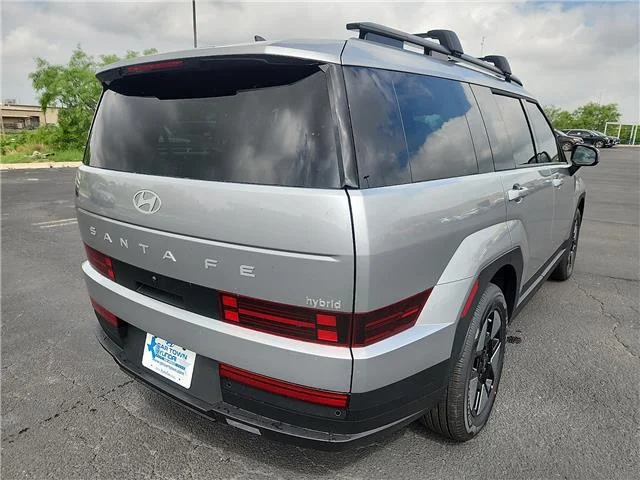 New 2026 Shimmering Silver Hyundai SEL image 4