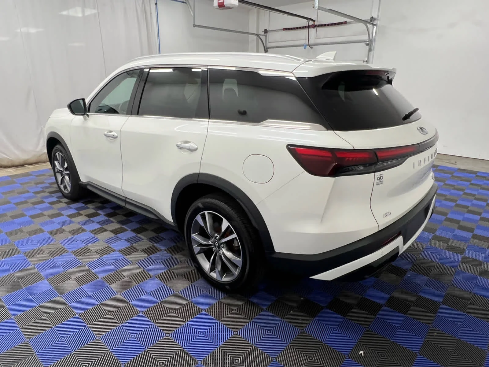 Used 2024 WH INFINITI LUXE image 4